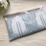 【再販】ラミネート　ぺたんこメッシュポーチ　オックス北欧プリント　cercle（パール・ブルー）/マスクポーチ/通帳ケース