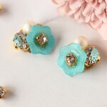 お花とビジューのノンホールピアス(樹脂イヤリング)　(260)水色