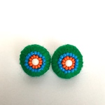 グリーンの毛糸刺繍のピアス