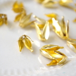 New!約40個★チューリップのような花びら金具　タッセルなどに