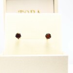 【Size 4mm】ブラックオパール<No,6＞ スタッドピアス
