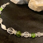 ペリドットとカット水晶の羽織紐(マグネット式)