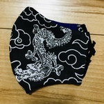手ぬぐいマスク (龍  内側：紫／自然染料染め) 大きめサイズ ／フィルターポケット付き
