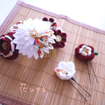 【つまみ細工】髪飾り 赤 成人式/卒業式/結婚式などに
