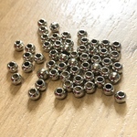 50個 4mm プラスチック ビーズ シルバー