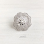 刺繍ブローチ＊華(グレー)
