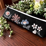  ✥お花のペンケース✥   春のお花　ブラック