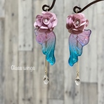 【受注製作】花とガラスの羽と雫ピアスorイヤリング(オーキッド×ブルー) 青水色紫蝶ピンク大ぶり ゆらゆら揺れるネジバネ