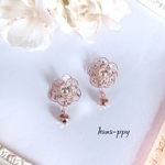hologram wire flower ピアスorイヤリングor樹脂ピアス