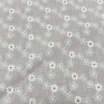 かわいいフラワーコットン刺繍レース生地　生成り