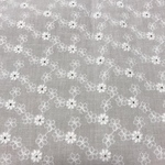 かわいいフラワーコットン刺繍レース生地　オフホワイト