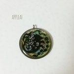 切り絵のネックレス／管狐