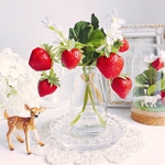 枯れない花 苺のウォーターグラス strawberry   フラワーギフト 