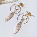 パールのゴールドリーフピアス
