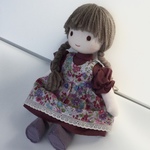 エプロンの女の子