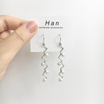 ぐねぐねパールピアス/イヤリング ワイヤーピアス/イヤリング　サージカルステンレス