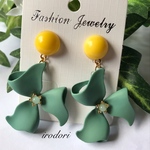黄色と緑の大きなお花ピアス