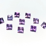 【ピンクアメジストAAA】穴なしプリンセスカット　4mm　2個　ハンドメイド素材 