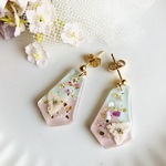 ゆれるパステルカラーピアス