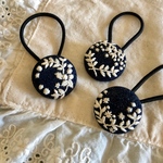 レース刺繍風♡デニム♡くるみボタンヘアゴム  