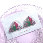 つぶつぶの三角△緑×ピンク ピアスorイヤリング ビーズ刺繍