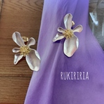 RUKIRIRIA #471 メタルシルバーフラワーピアス小 フラワーピアス 大ぶりピアス 