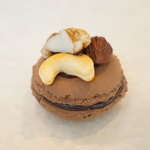 ナッツ3種のチョコレートマカロン 