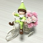 母の日にカーネーションを自転車で小人がお届けします❣️パンフラワー❗️クレイフラワー❗️