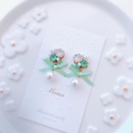 ♡オーマイリボンガール《SWAROVSKI》グリーン♡ビジュー♡ピアス・イヤリング