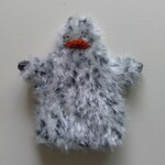 手編みパペット・白に黒ブチのもふもふ