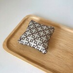 刺し子ピンクッション（羊毛100・銭刺し・こげ茶色・本革）