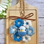 モリーの花のリースに囲まれて♡セキセイインコのあみぐるみバッグチャーム♡白×青♡男の子★再販11