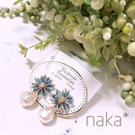 シンプル ピアス イヤリング クリア お花 ブルー 青