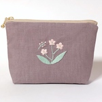 風に揺れるピンク花 刺繍リネン ファスナーポーチ