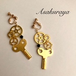 歯車とねじまきのイヤリング