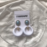 毎年水着を買う女がつけるピアス