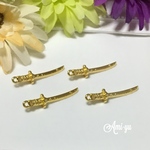 ＊桜柄 日本刀チャーム＊ゴールド