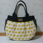 ６５１．kitty-hello様オーダー分　バナナ柄のトートバッグ　マチ広め　