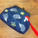 A様用ハリネズミ柄刺繍がま口ポーチ