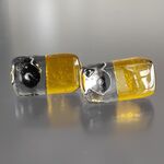 琥珀糖イエロー&グレー・ガラスピアス［スタッドピアス　シルバーカラー］