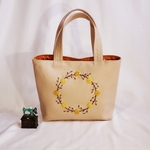 黄色リースの手刺繍バッグ(キャメル)