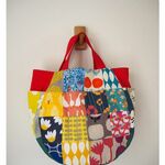 ♪北欧風　ランダムパッチまるんバッグ × 帆布  　脇ポケット♪　帆布赤　アヒル　花　