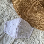 新作♪ 美人マスク♡ ＊ ＊ 白桜 ＊ ＊ 完売御礼モデルアレンジ　洗える立体マスク　リバーシブル　国産コットン桜柄織刺繍生地白✖️国産コットン小花柄織生地