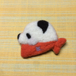 羊毛フェルトブローチ バンダナパンダ
