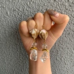 天然シェルと三日月ゴールドクリアピアス