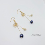 パールの揺れる立体花ピアス