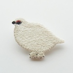 冬毛の雷鳥　刺繍のブローチ