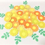 黄色オレンジ系　クラフトパンチ花30枚+葉っぱ10枚　