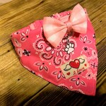 犬の首輪　28～31　cocochanバンダナチョーカーNEO　現品のみ・ピンク・バンダナ柄・リボン・肉球