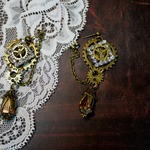スチームパンク風ピアス／刻の破片